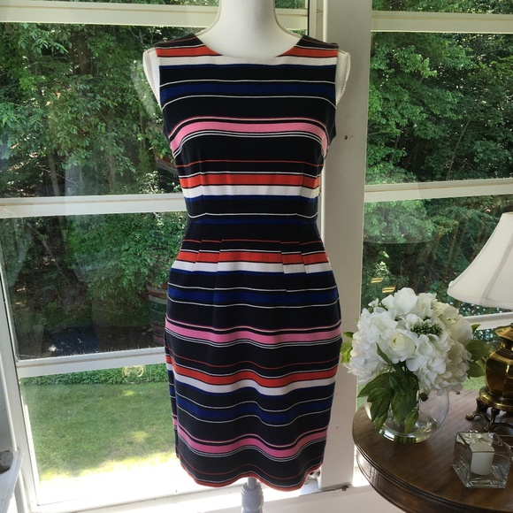 Lands' End Dresses & Skirts - 🔥Land’s End sz 6P pretty & classic stretchy bodycon dress